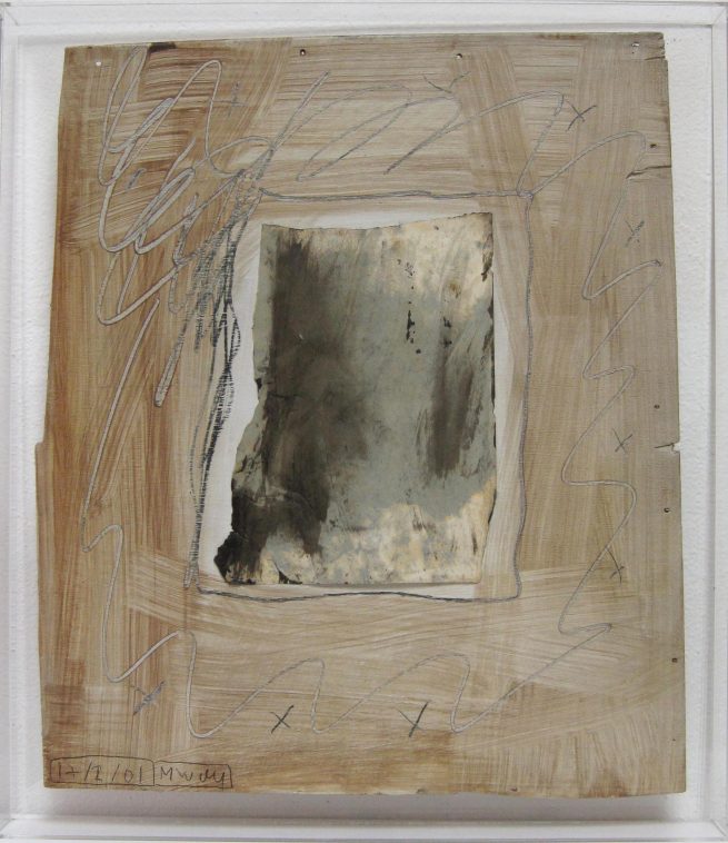 Senza titolo, 2001 - tecnica mista su compensato riciclato in teca di plexiglass, cm 55x48x4,5